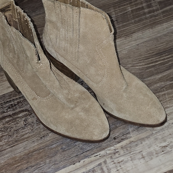 Women's Steve Madden Leather ankle boots size 7 - Picture 2 of 3